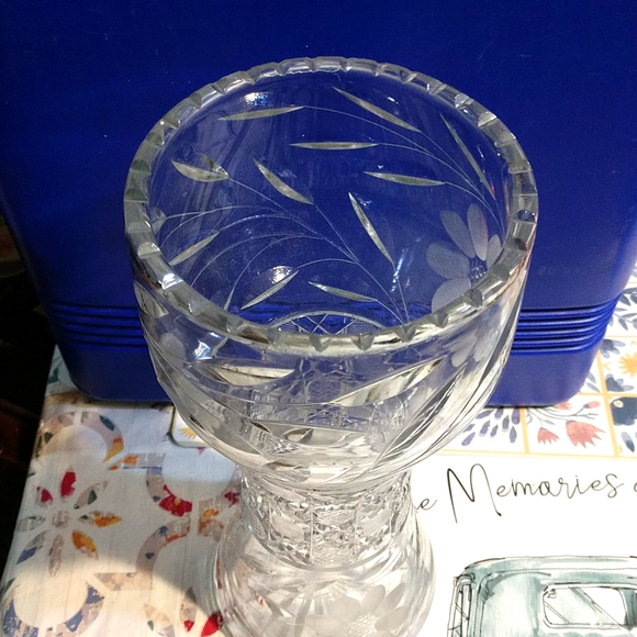 Botanical Elegant Vintage Crystal Hand-Cut Heavy 12" Vase Hourglass Shape 5 lbs. - Picture 4 of 16